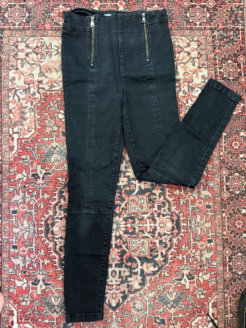 FRAME DENIM Black High-Waist Skinny Jeans with Dual Zip Pockets
